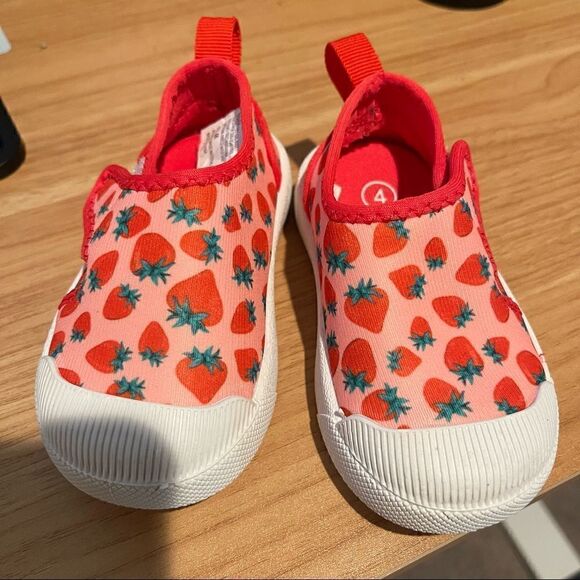 NWOT DSG water shoes strawberries size 4 - Picture 8 of 11